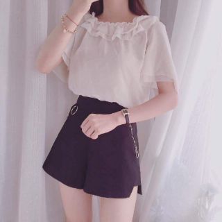 Áo sơ mi nữ tính