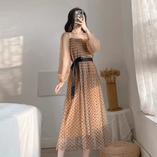 Váy xếp li chấm bi tay bồng