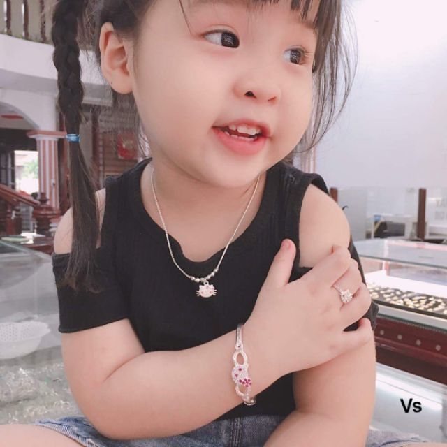 Lắc tay hello kitty cho bé gái