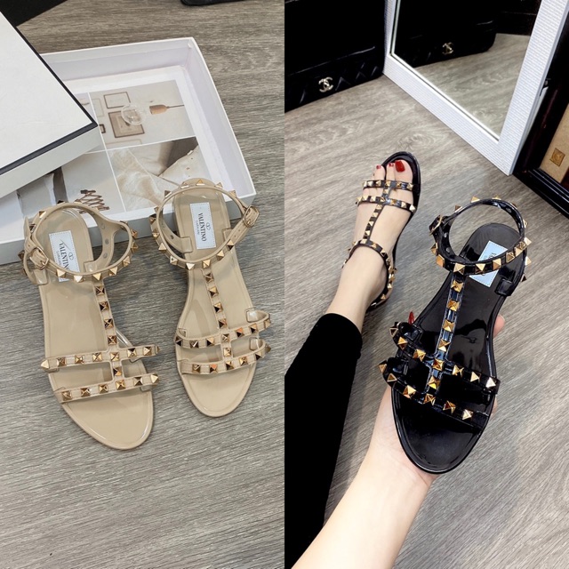Sale Hot | Trợ Giá | Sandal valentino viền đinh fullbox .