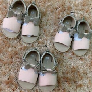 Sale 130k Sandan hm bé gái còn 1 đôi duy nhất size 18