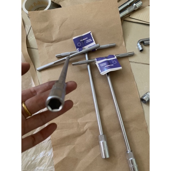 Tay Vặn Khẩu Chữ T Vặn Đai Ốc, Ê Cu Và Lục Giác T10 bake cao cấp