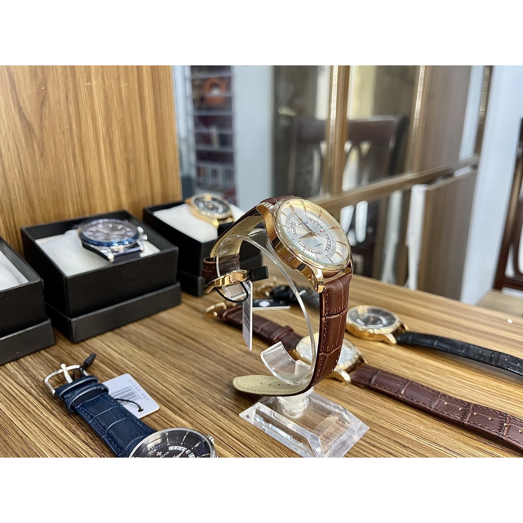 Đồng hồ nam WWOOR sang trọng, dây da chống nước DLW-DR03