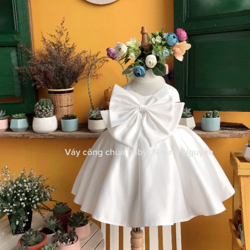 Váy công chúa nhung nguyễn