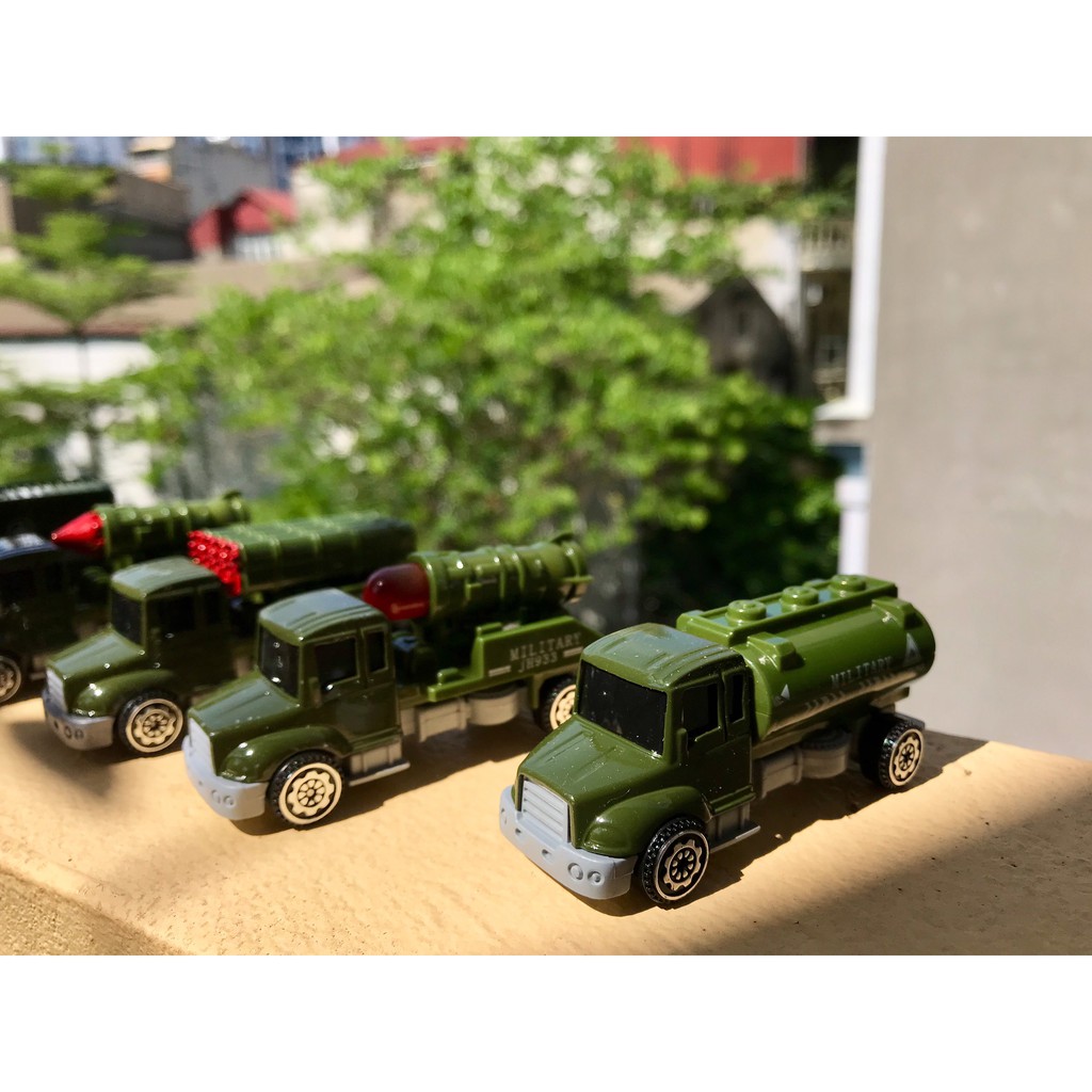 Mô hình bộ 5 xe tăng quân sự mô hình cho bé