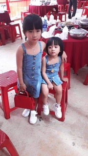 Yếm jean mềm bé gái