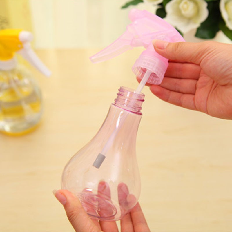 Bình tưới cây dạng xịt chất liệu nhựa cao cấp