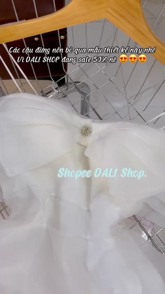 Đầm Dự Tiệc Công Chúa 4 Tầng Phối Nơ Ngực, Váy Thiết Kế Rớt Vai Có Mút Ngực | BigBuy360 - bigbuy360.vn