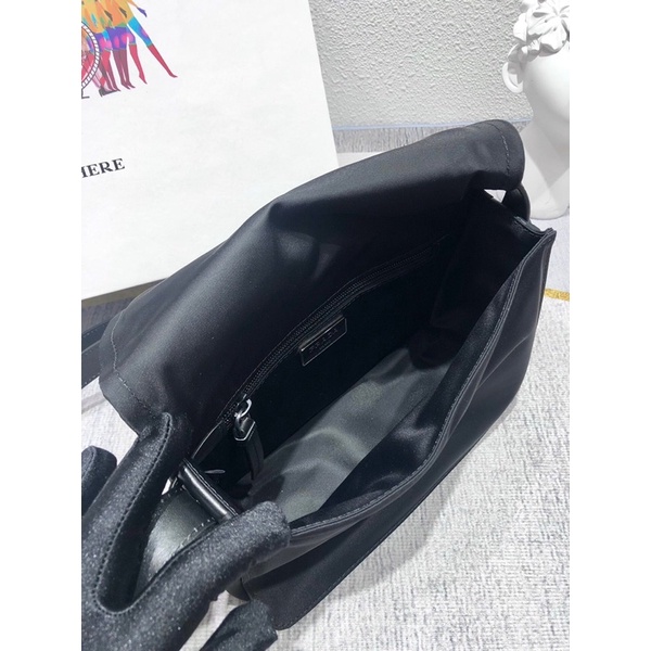 Túi đeo chéo thiết kế đơn giản logo thương hiệu Prada cao cấp cho nam và nữ
