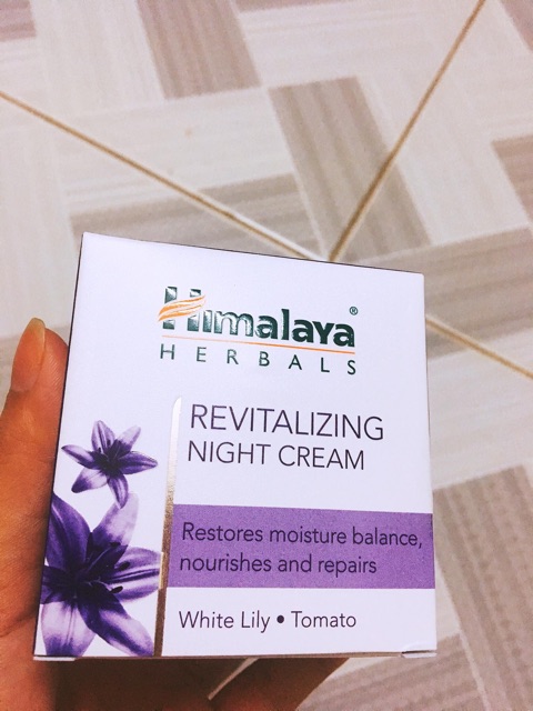 Kem dưỡng ban đêm Revitalizing Himalaya Herbals Since 1930