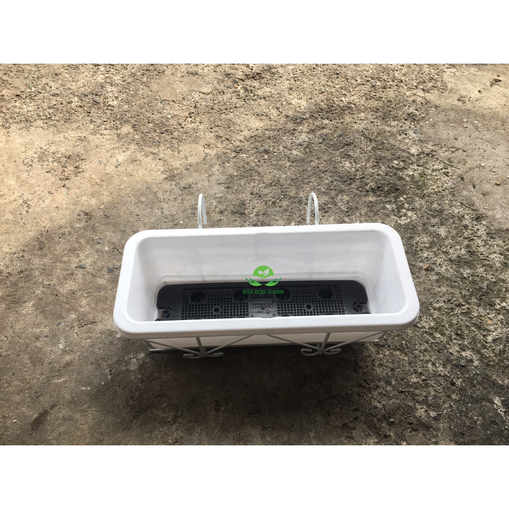 Bộ móc sắt treo ban công, lan can và chậu nhựa trồng rau, trồng cây  (48cm x 20cm x 16cm)