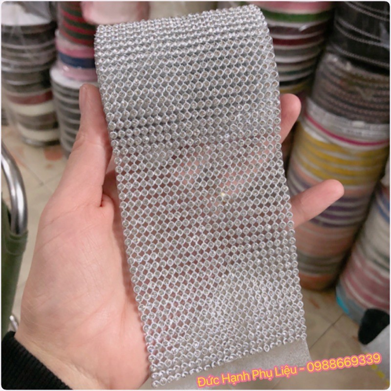 Đá là bán cuộn dùng để trang trí