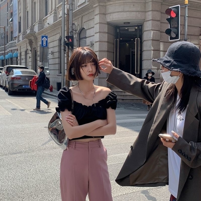 Áo Sơ Mi Trắng Tay Ngắn Phồng Cổ Vuông Xếp Ly Dáng Ôm Thời Trang Mùa Hè Hàng Mới Dành Cho Bạn Nữ