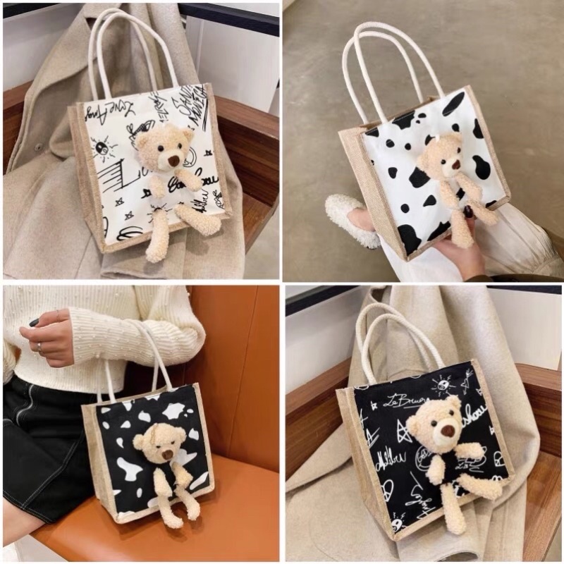 Túi cói mini size kèm gấu xinh in chữ kí, bò sữa hot trend, túi tole, canvas NÀNG CLOSET