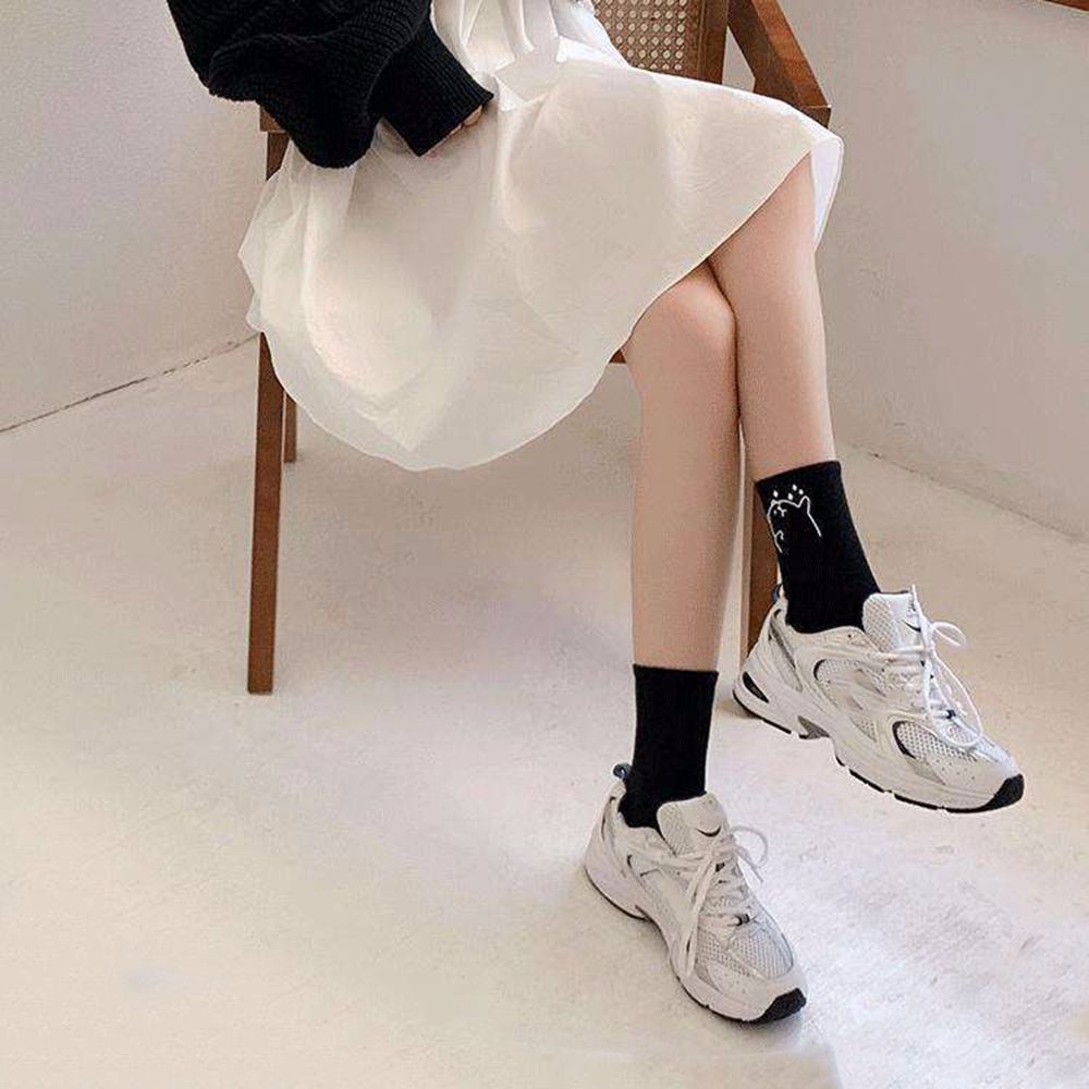 Vớ cotton cổ vừa thoáng khí in hình gấu màu trắng đen phong cách cho nữ