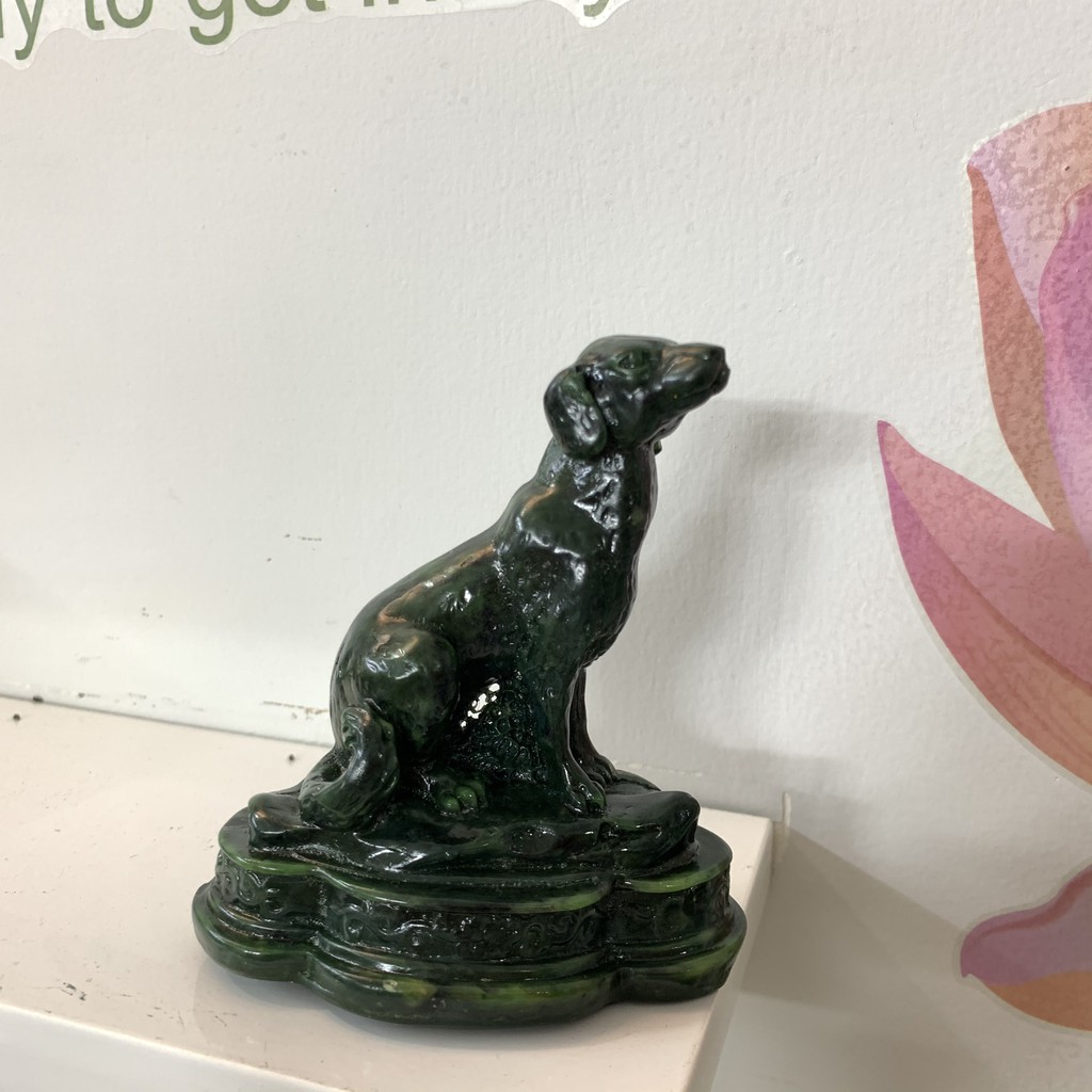 Tượng Đá Trang Trí Con Chó Phong Thủy - Tượng chó phong thủy để bàn làm việc - Màu Xanh - Cao10cm