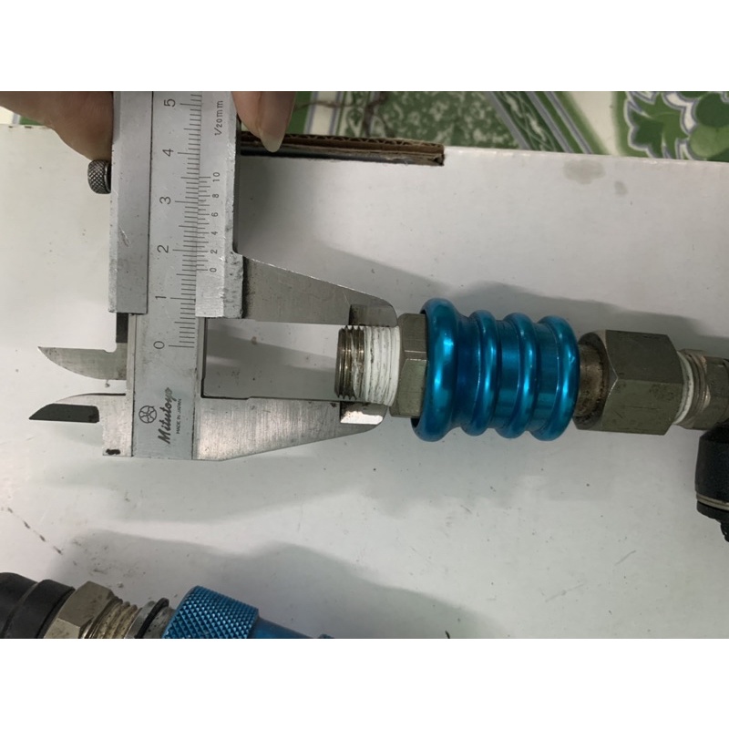 Khoá nhanh khí nén