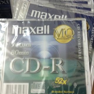 Đĩa CD Maxell có vỏ lốc 10c