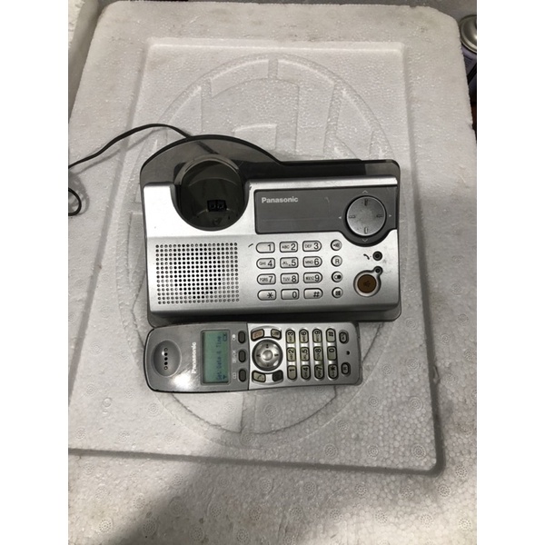 Điện thoại mẹ bồng con Panasonic KX-TCD230