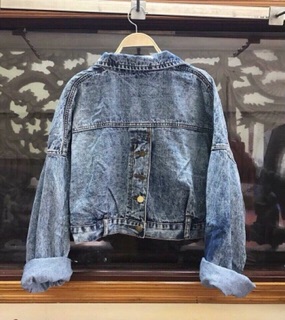 ÁO KHOÁC JEAN CROP NÚT SAU LƯNG
