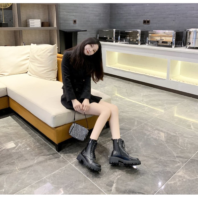 Giày bốt martin đế dày phong cách retro năng động thời trang cho nữ | BigBuy360 - bigbuy360.vn