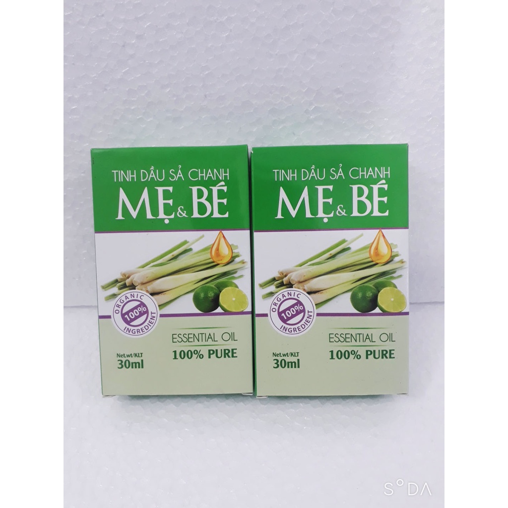 Tình dầu sả chanh Mẹ và Bé từ Huế, giúp phòng cảm cúm, cảm lạnh, đuổi muỗi và côn trùng; giảm đau bụng, đau lưng