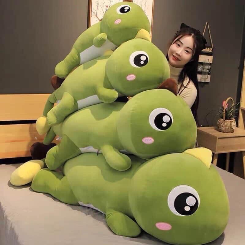 Gấu Bông khủng long mắt lồi Siêu To size 1M6, Tắc kè đuôi tim vải miniso co giãn mềm mịn.