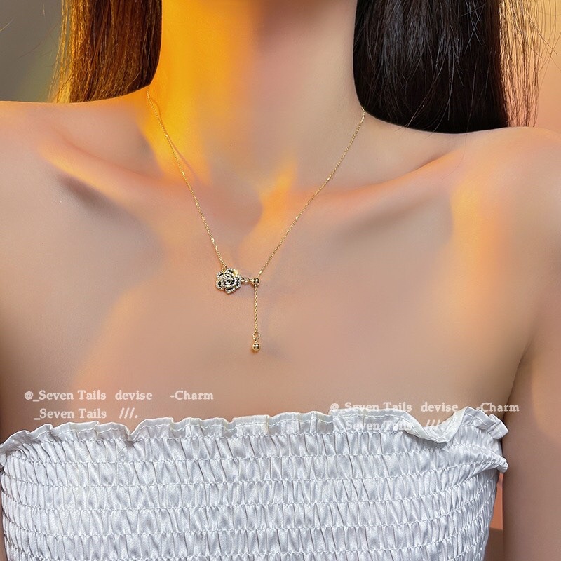 Dây chuyền nữ mặt hoa trà sang chảnh V11