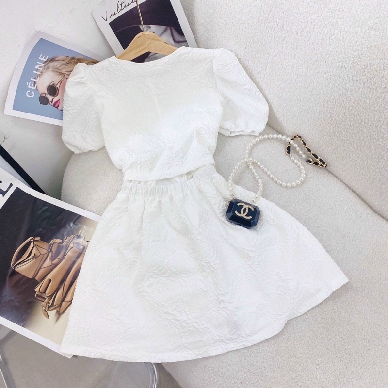 🆙🆙🆙 Váy gấm nổi viền ngọc xinh