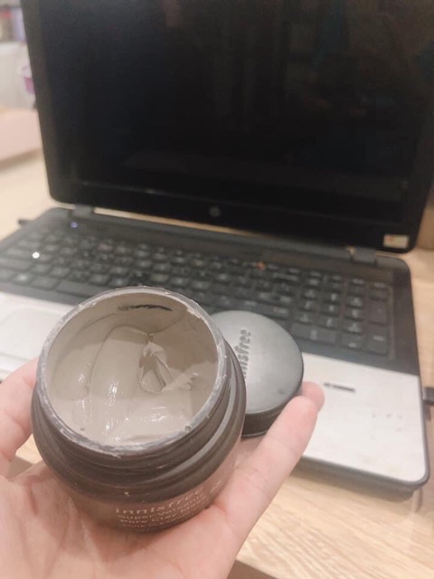 MẶT NẠ BÙN INNISFREE JEJU VOLCANIC PORE CLAY MASK