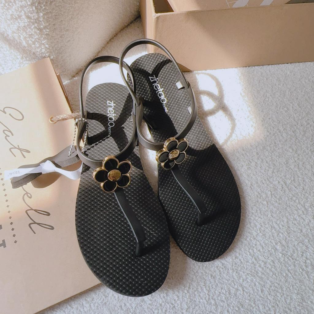 SANDAL NỮ LOVIIECORNER - GIÀY  THỜI TRANG QUAI NGANG KẸP ĐÍNH BÔNG HOA XINH XẮN ĐẾ THẤP S230518