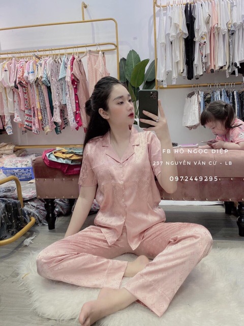 [VIDEO TỰ QUAY] Bộ ngủ lụa gấm hoạ tiết hot | BigBuy360 - bigbuy360.vn