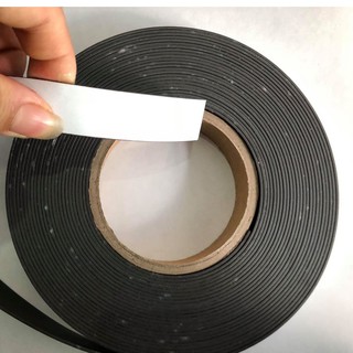 Nam châm dẻo dạng cuộn 30x1.6x10.000mm có băng keo hai mặt, dẫn hướng cho robot