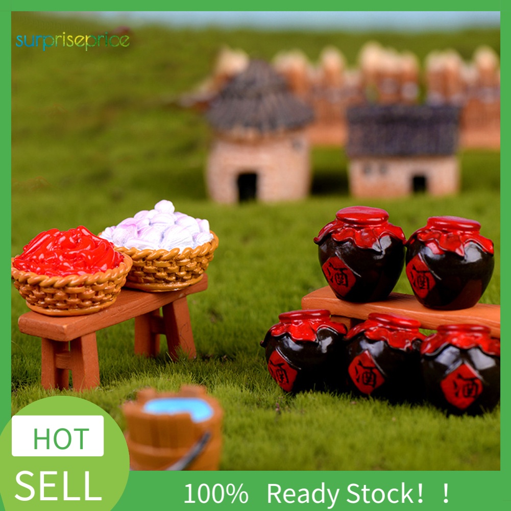 Mô hình bình rượu mini bằng nhựa resin xinh xắn trang trí sân vườn