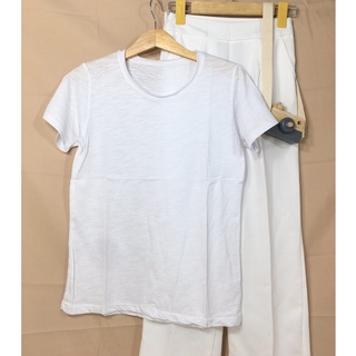 ÁO THUN NỮ FORM DÀI CỔ TRÒN XÉ PHONG CÁCH MỚI Chất Thun Giấy Nhẹ Mềm Mặc Mát