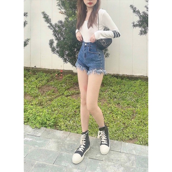 QUẦN SHORT JEANS TUA RUA