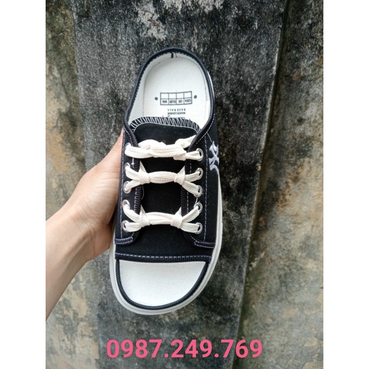 sục hở mũi thêu chữ