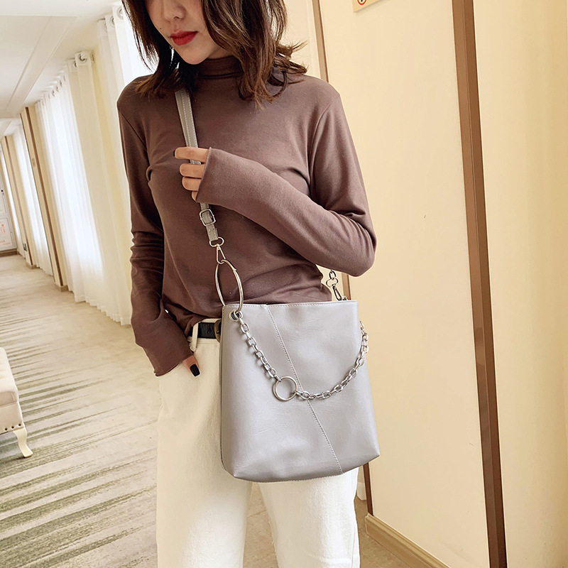 Túi xách đeo chéo một dây đeo phong cách thời trang nữ | BigBuy360 - bigbuy360.vn