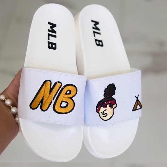 Dép unisex 𝐌𝐋𝐁 𝐍𝐁 ❤️FREESHIP + Hộp❤️ dép mlb bóng chày quai ngang thể thao nữ Thêu nỗi NB cô gái cột tóc màu trắng