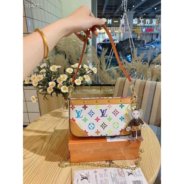 Phụ Kiện Móc khoá lv treo túi xách