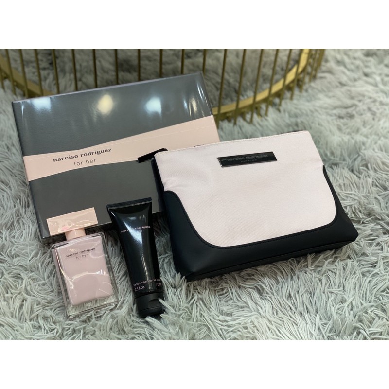 Set Nước Hoa Narciso Rodriguez(50ML - LOTION 75ML )Kèm túi mỹ phẫm