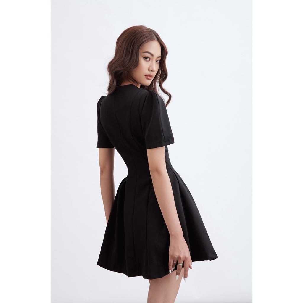 [HOẢ TỐC] Đầm CutOut Ngực Dáng Xòe Màu Đen HOO DESIGN | BigBuy360 - bigbuy360.vn