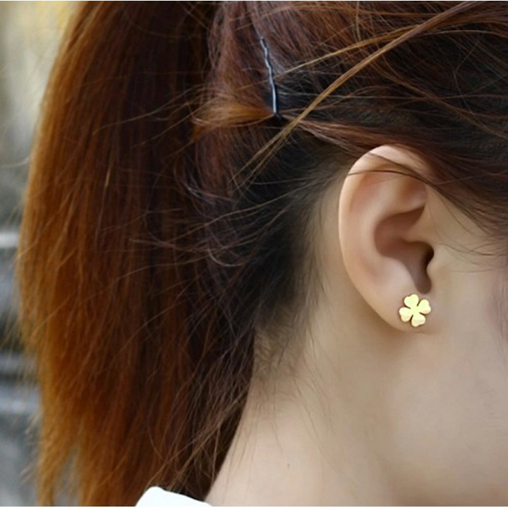 Bông tai titan cỏ 4 lá màu vàng siêu đẹp, bền màu, hợp thời trang - Tặng hộp đựng xinh xắn
