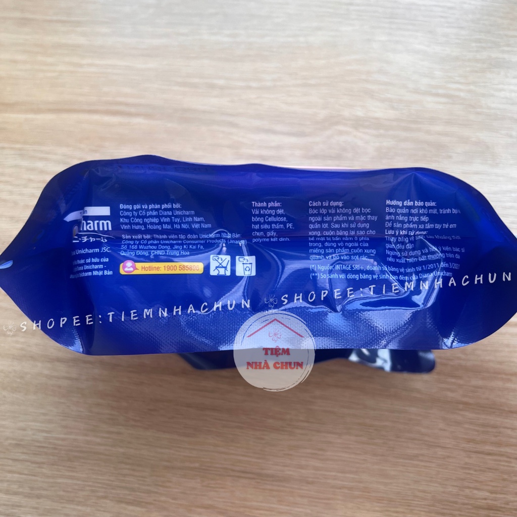 Gói 2 Miếng Băng Vệ Sinh Diana Dạng Quần 360 Độ Chống Tràn Ban Đêm Size SM / SIZE ML