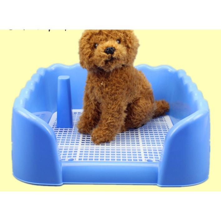 Khay vệ sinh có thành cong , có cọc cho chó mèo. 2 size lớn nhỏ