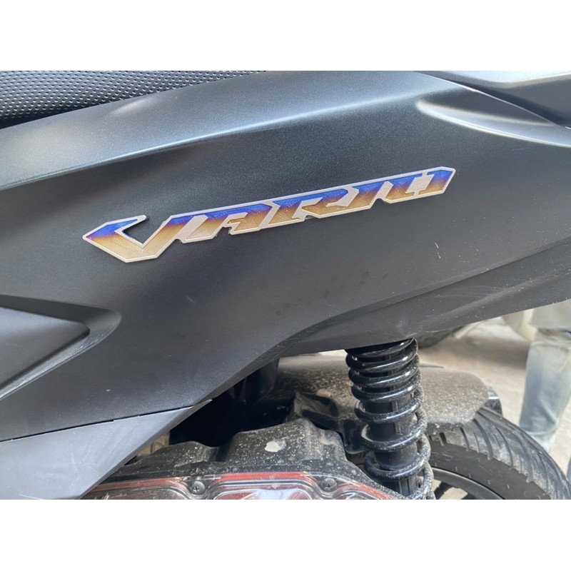 COMBO TEM TITAN CHỮ VARIO 150 VÀ LOGO CÁNH CHIM TITAN ( CAM KẾT TITANIUM THẬT 100%)