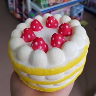 SQUISHY BÁNH KẸP VÀ BÁNH KEM