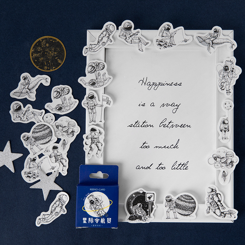 Hộp 46 Miếng Dán Hình Trang Trí Hoạ Tiết Phi Hành Gia