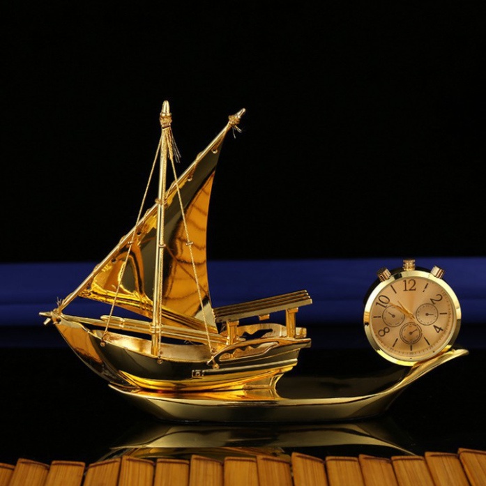 Thuyền buồm thuận buồm xuôi gió tích hợp đồng hồ, nước hoa trang trí Taplo ô tô HC885 - Chất
