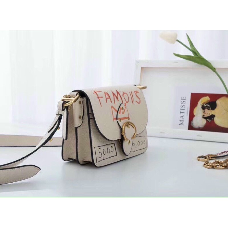 TNS-Túi đeo vai  Beat shoulder bag--Màu trắng phối graffiti siêu trendy